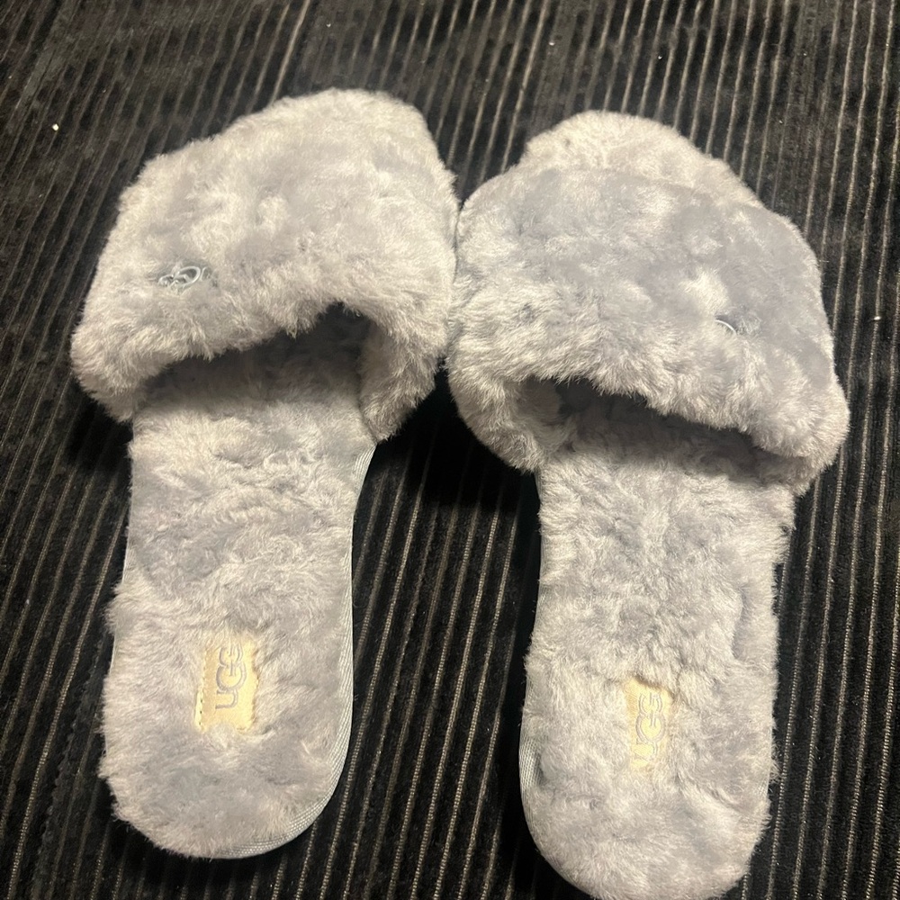 UGG - Picture 8 of 9